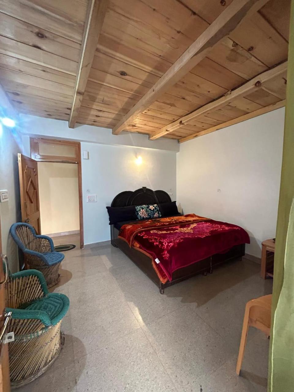 New Brahma Cafe Guest House Kalgha 外观 照片